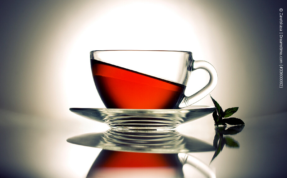Tee in einer Glastasse - Fehler bei der Teezubereitung